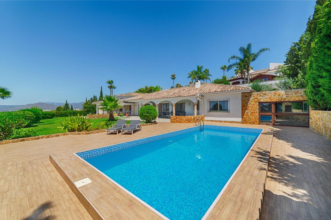 Villa Mimosa Sleeps 8 With Heated Pool Santa Fe de los Boliches Bagian luar foto